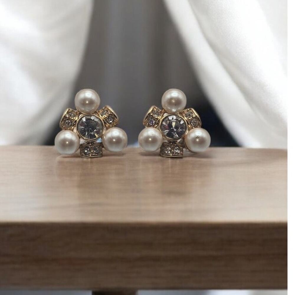 Monet Pearl Rhinestone Flower Stud Earrings Gold Tone – Elegant Classic Floral